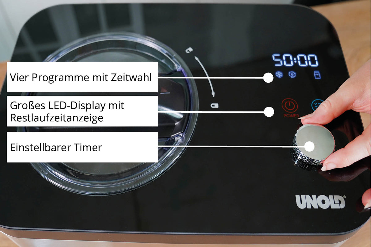 Nahaufnahme einer Hand, die einen Knopf an der Unold Eismaschine & Joghurtbereiter EVA verstellt, mit vier Programmen mit Timer, großer LED-Anzeige der verbleibenden Zeit und einstellbarem Timer.