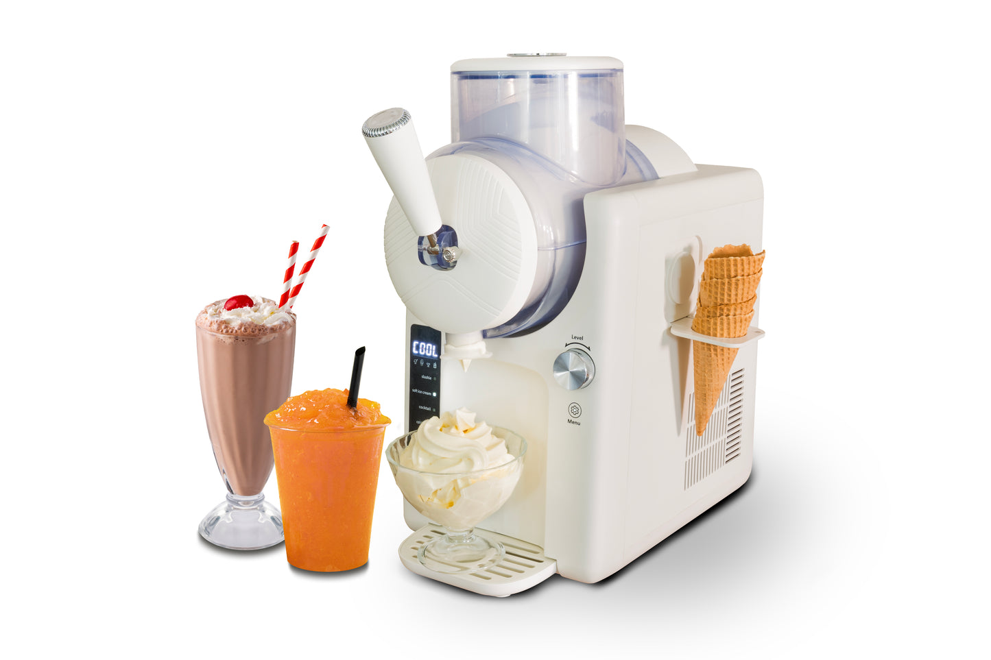 Die Unold 2in1 Slush- und Softeismaschine Sofie in Weiß schüttet Softeis in eine Schale, an deren Seite sich ein Tütenhalter befindet. Ein Milchshake und ein Smoothie, jeweils mit Strohhalm, stehen daneben, alles vor einem weißen Hintergrund.
