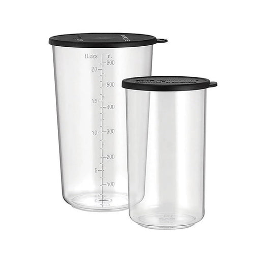 Das Unold ESGE-Zauberstab Becher 2er Set beinhaltet zwei durchsichtige Kunststoffbehälter (600 ml und 400 ml) mit schwarzem Deckel und seitlichen Messmarkierungen in Milliliter und Flüssigunzen.