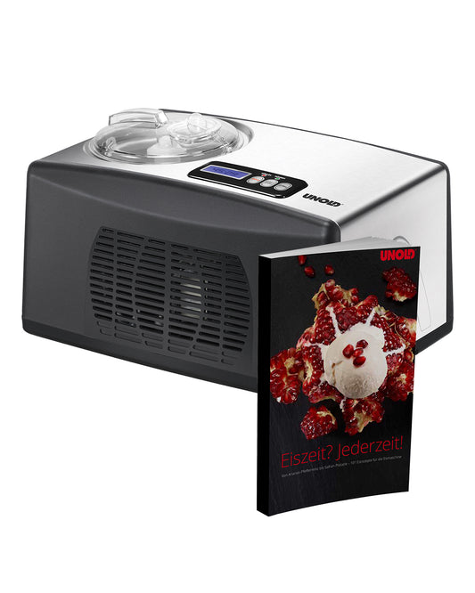Die Unold Eismaschine Cortina inklusive Eisbuch 1,5 L ist eine silber-schwarze Eismaschine mit transparentem Deckel und digitalem Bedienfeld, neben dem ein Rezeptheft mit einem Dessert aus Eis und Beeren auf dem Cover abgebildet ist.
