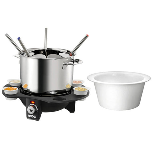 Das Unold Fondue Elégance, ein Edelstahltopf mit mehreren Gabeln, steht auf einem schwarzen Elektrosockel. Sechs kleine Dipschalen umgeben den Sockel, rechts davon befindet sich eine zusätzliche weiße Schale.