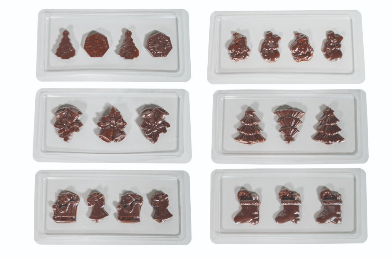 Das Unold Schokoladenform-Set Weihnachten umfasst sechs durchsichtige Schalen, die jeweils vier festliche Schokoladenformen – Weihnachtsbäume, Strümpfe, Weihnachtsmänner, Engel und Teddybären – auf weißem Hintergrund formen.
