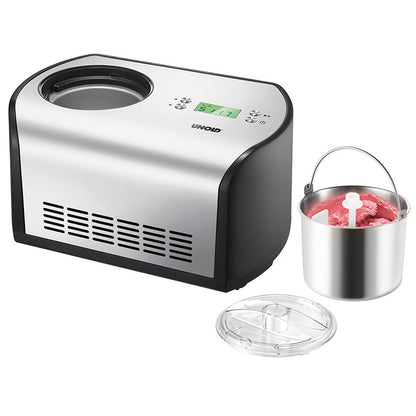 Neben der Unold Eismaschine One inklusive Eisbuch 1,2 L in Silber und Schwarz mit Digitalanzeige steht eine Metallschale mit rosa Eiscreme und einem durchsichtigen Kunststoffdeckel.
