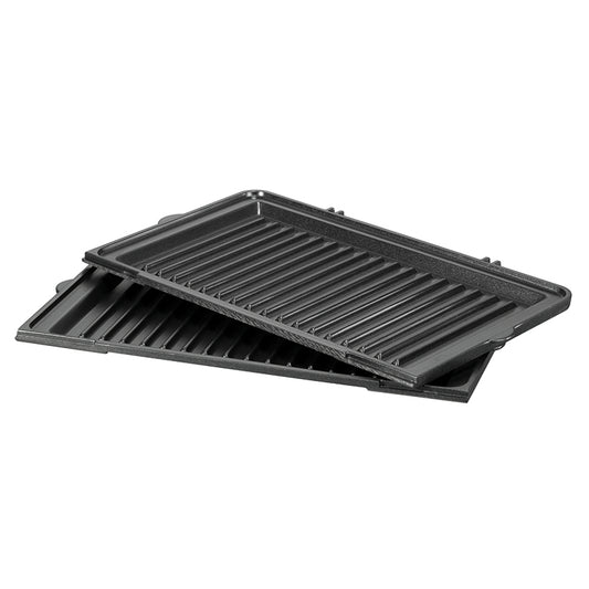 Zwei schwarze, rechteckige Unold Kontaktgrillplatten für MULTI 3 in 1 Onyx (einzeln) mit erhabenen Rippen sind leicht schräg auf weißem Untergrund gestapelt.